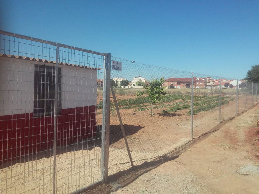 Malla simple torsión galvanizada en Casas Ibañez | Cerramientos metálicos Albacete