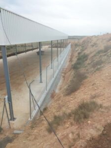 Vallado simple torsión con defensa de espino en Polvorines cuartel militar